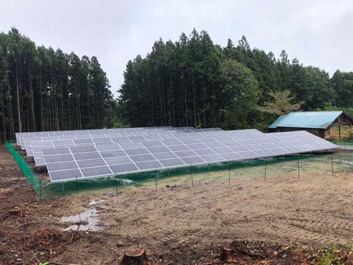 群馬県群馬郡吉岡町　野立て太陽光発電